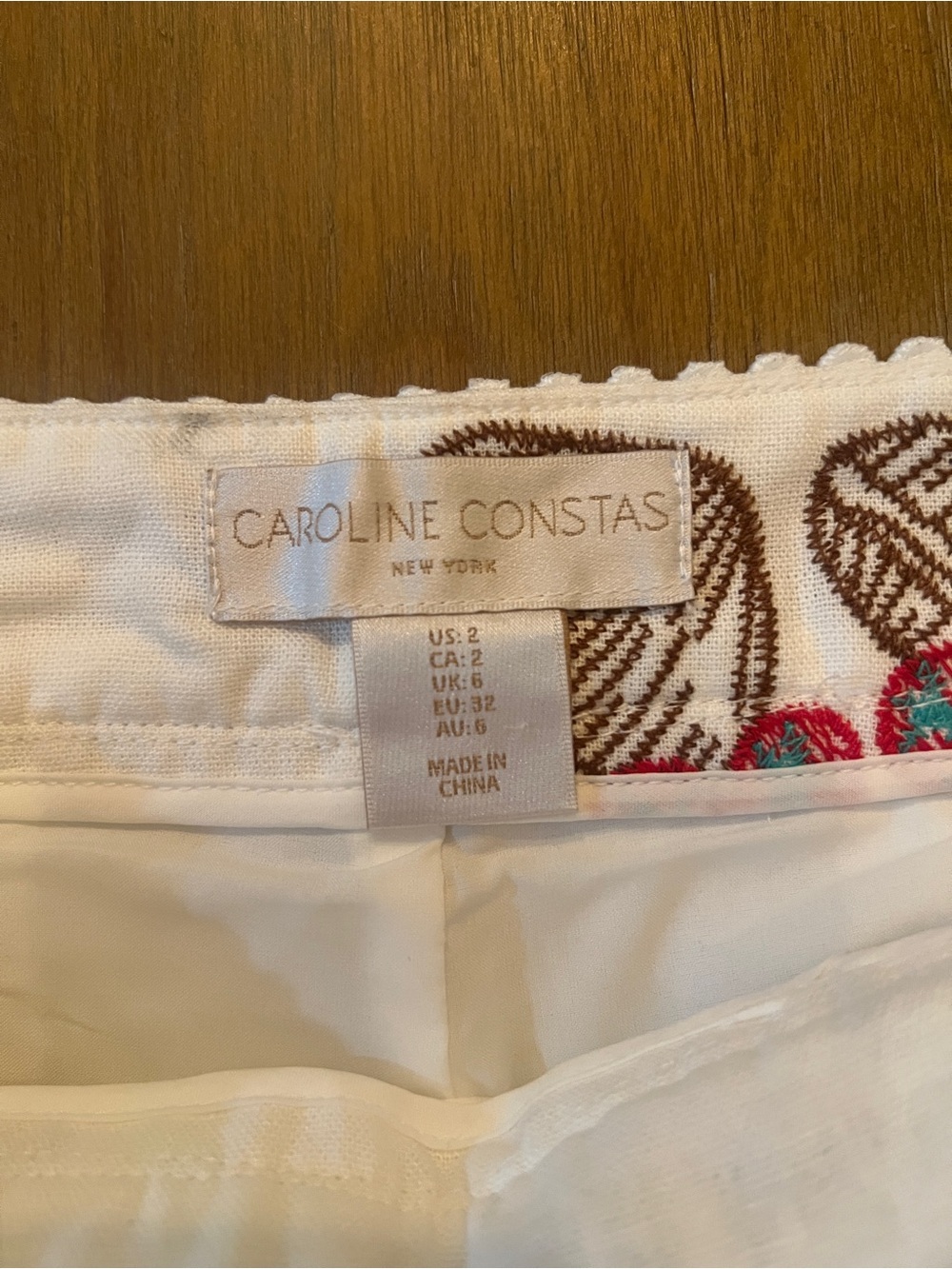 NWT Caroline Constas Embroidered Recipe Shorts White Frutti Di Mare Sz 2 - Picture 4 of 4
